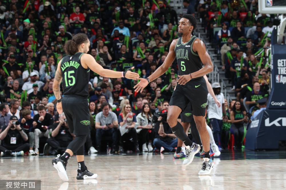 在比赛间隙 在比赛间隙